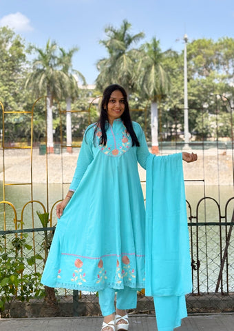 Women ‘s Cotton Embroidered Kurta Set