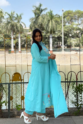 Women ‘s Cotton Embroidered Kurta Set