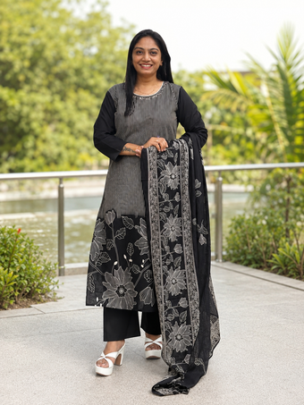 Women Cotton Blend Kurti Pant Dupatta Set
