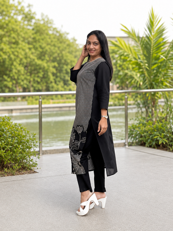 Women Cotton Blend Kurti Pant Dupatta Set