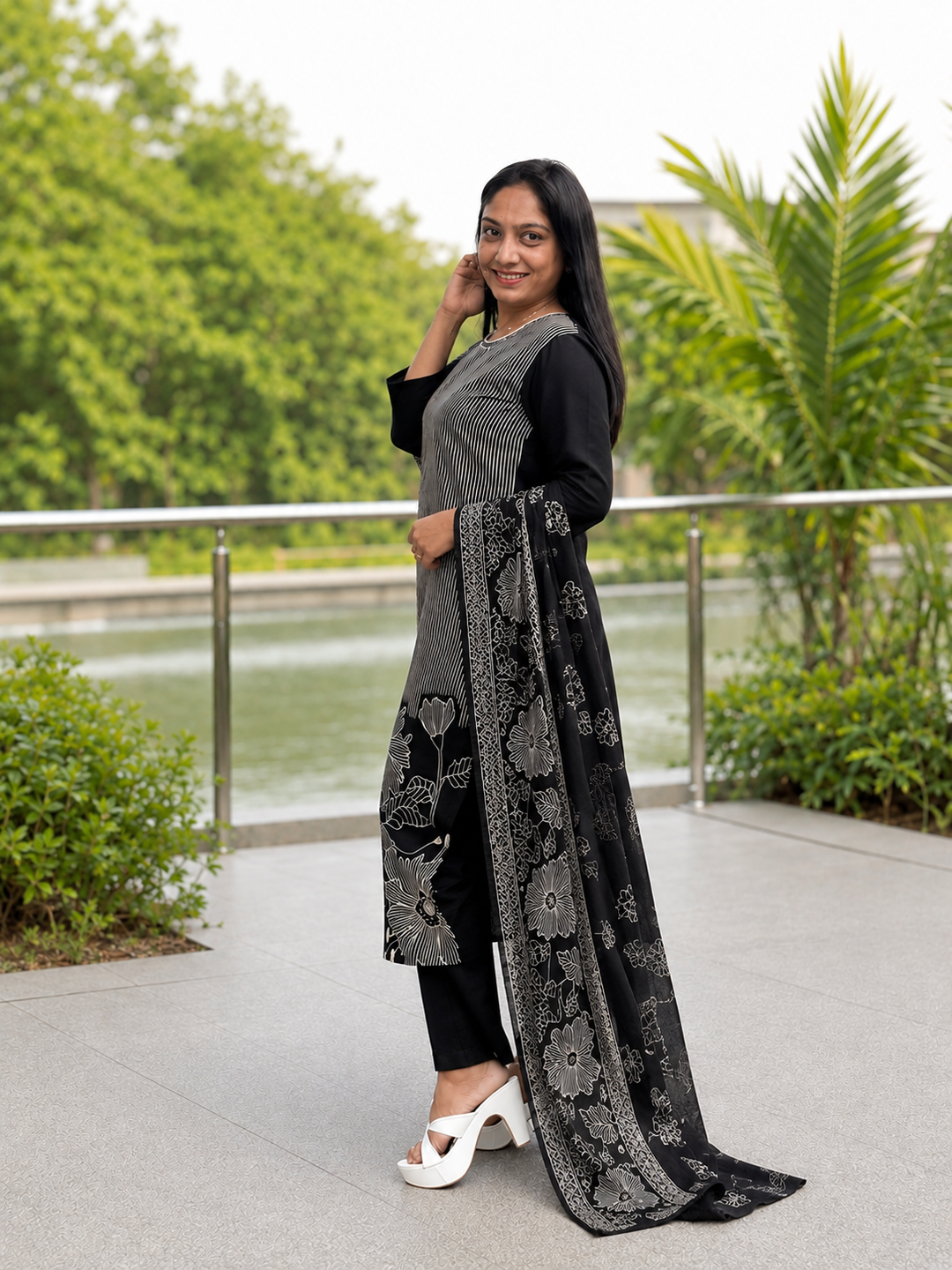 Women Cotton Blend Kurti Pant Dupatta Set