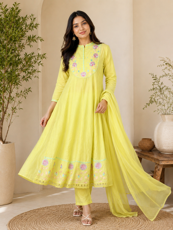 Women ‘s Cotton Embroidered Kurta Set