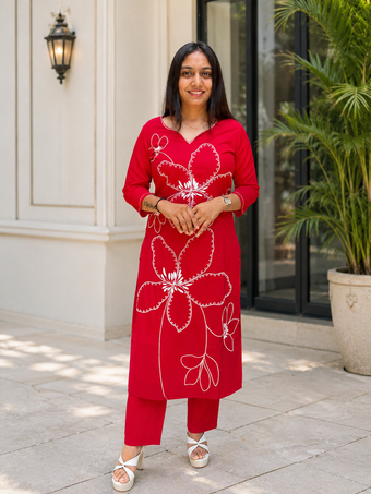 Stylish Red Floral Embroidered Kurti Pant Set for Women