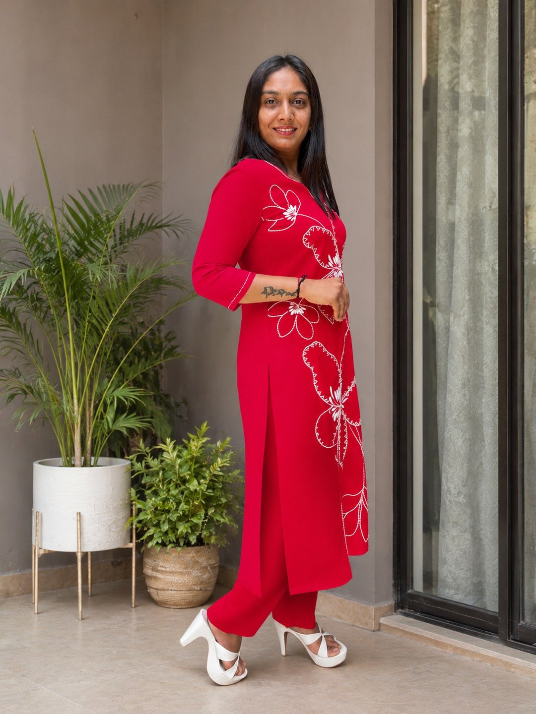 Stylish Red Floral Embroidered Kurti Pant Set for Women