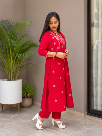 Elegant Red Embroidered Kurti Pant Set for Women