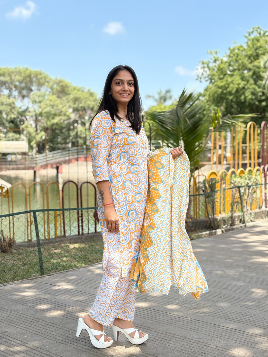 Women Floral Printed Regular Pure Cotton Kurti with Pant & With Dupatta